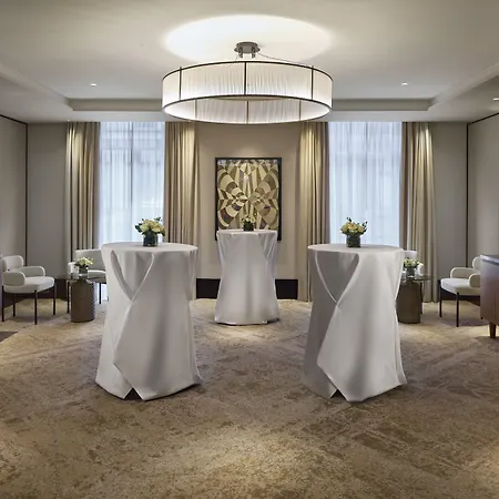 Hotell Savoy Baur En 5*
