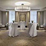 فندق Savoy Baur En 5*