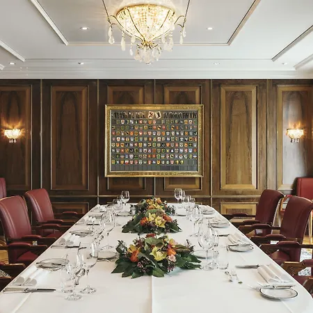 Ξενοδοχείο Savoy Baur En 5*