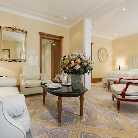 Savoy Baur En 5*