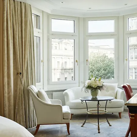 Savoy Baur En ホテル 5*