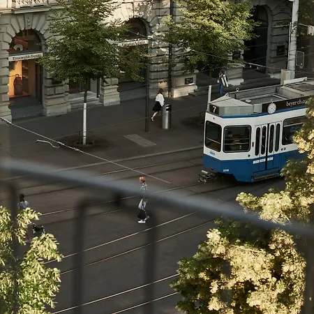 Savoy Baur En Готель 5*