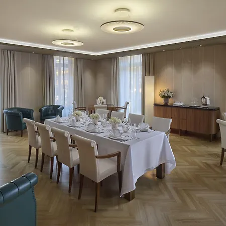 Savoy Baur En Готель